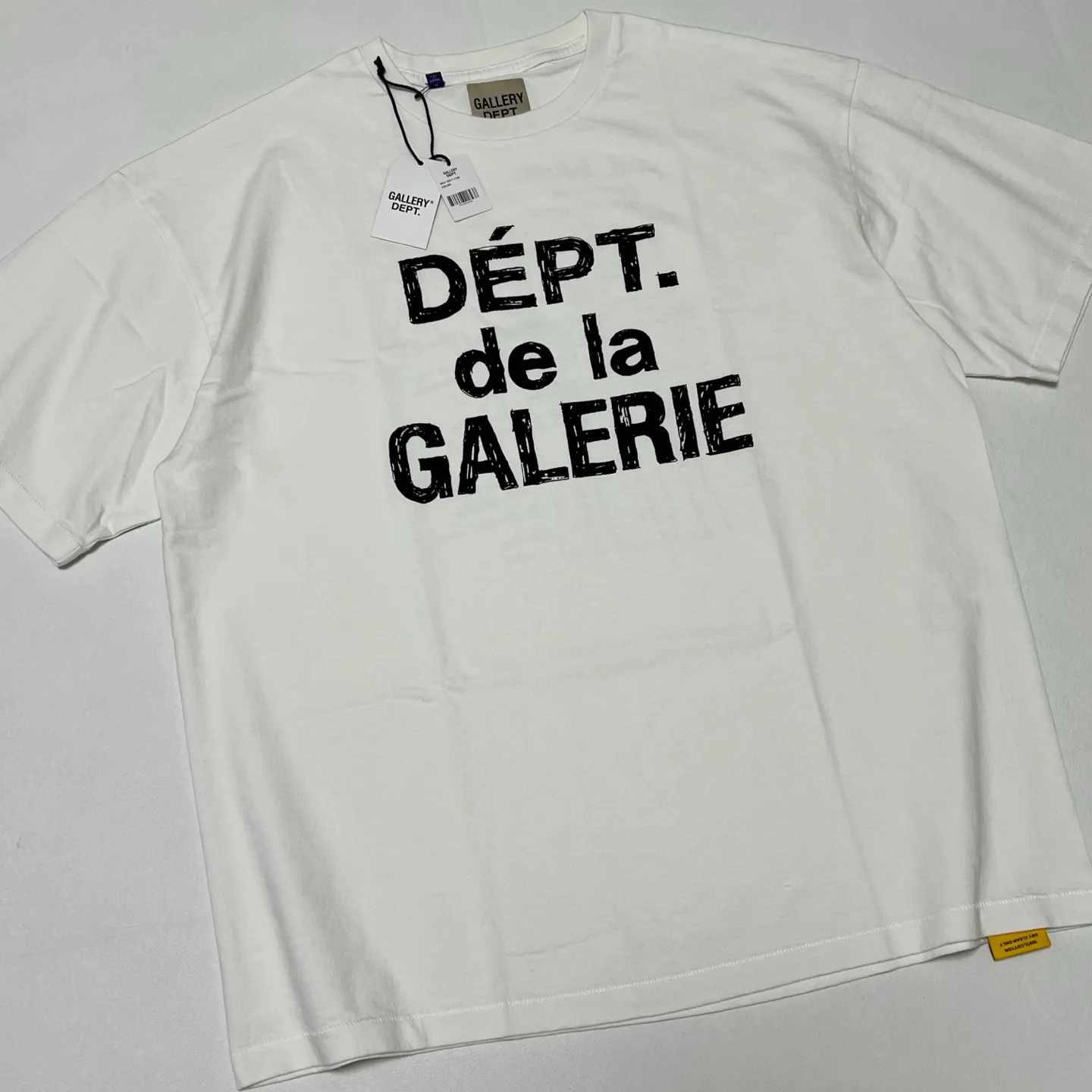 GALLERY DEPT. MOODY TEE/WHITE New in stock graffiti French/design draft printed TEE white S-XL original consistent OE yarn tube weaving seamless fabric authentic level printing restoration authentic consistent accessories